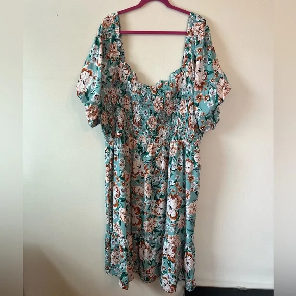 Plus Size LC Lauren Conrad Balloon Sleeve Smocked Floral Midi Dress - Picture 5 of 12